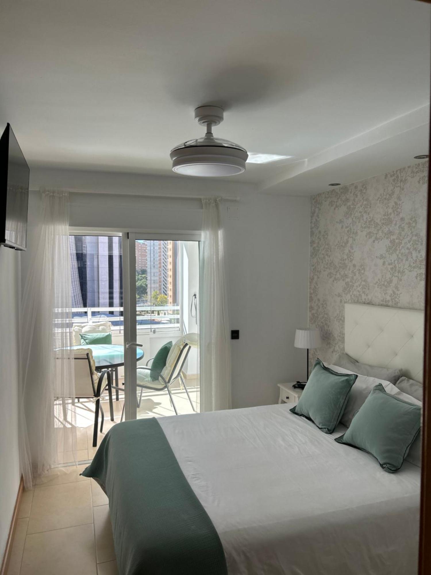 Atico Con Enorme Terraza Y Chill Out Particular Lägenhet Benidorm Exteriör bild