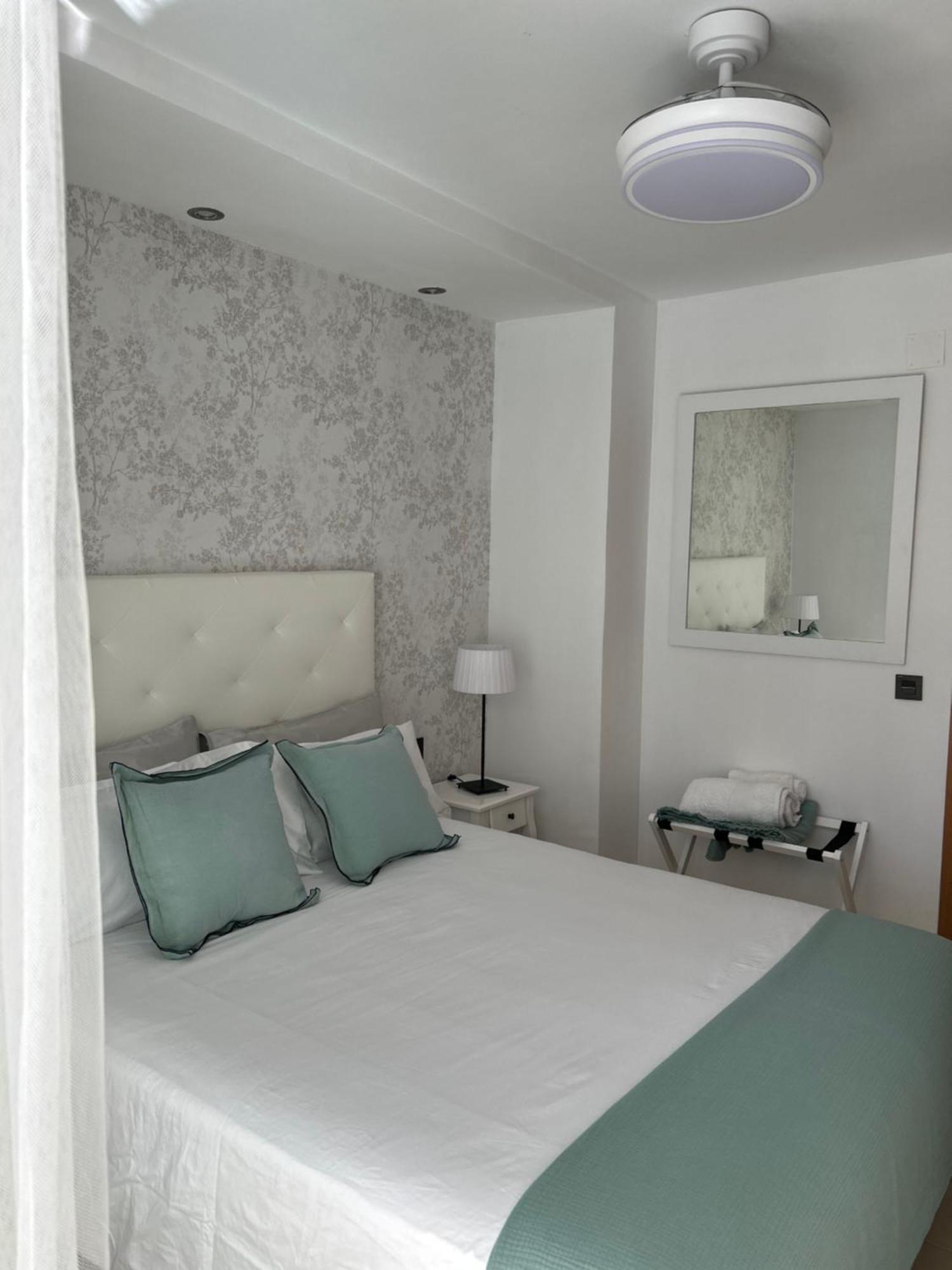 Atico Con Enorme Terraza Y Chill Out Particular Lägenhet Benidorm Exteriör bild
