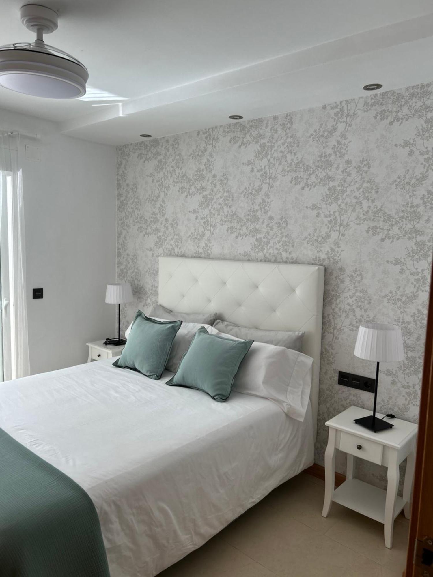 Atico Con Enorme Terraza Y Chill Out Particular Lägenhet Benidorm Exteriör bild
