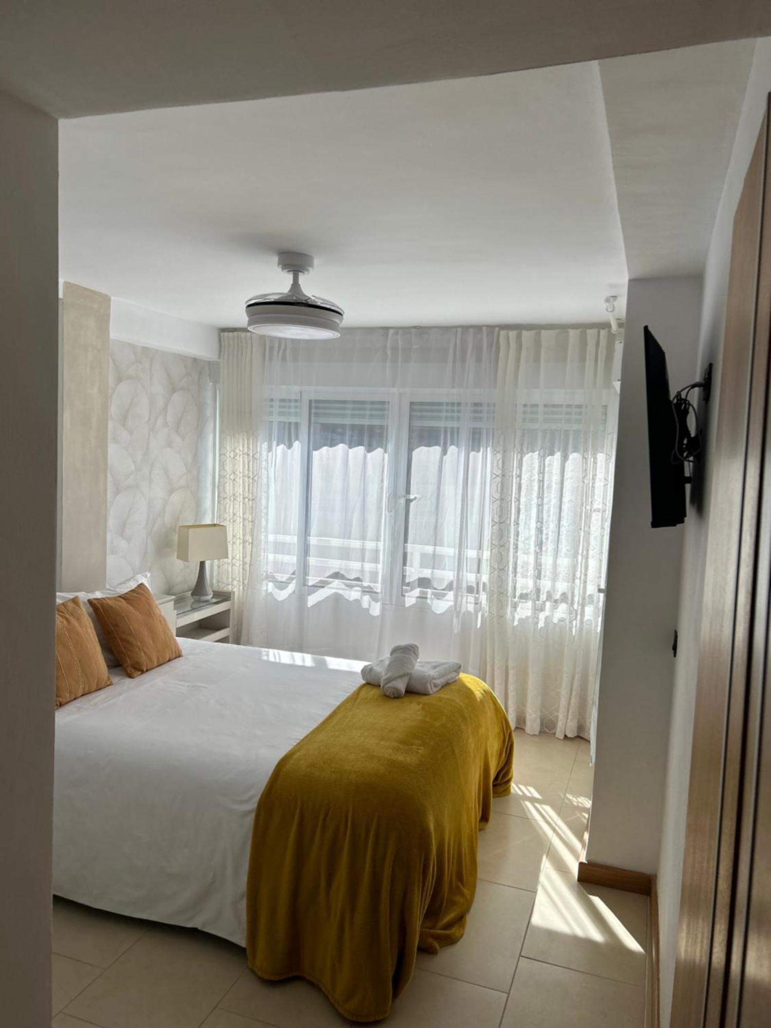 Atico Con Enorme Terraza Y Chill Out Particular Lägenhet Benidorm Exteriör bild