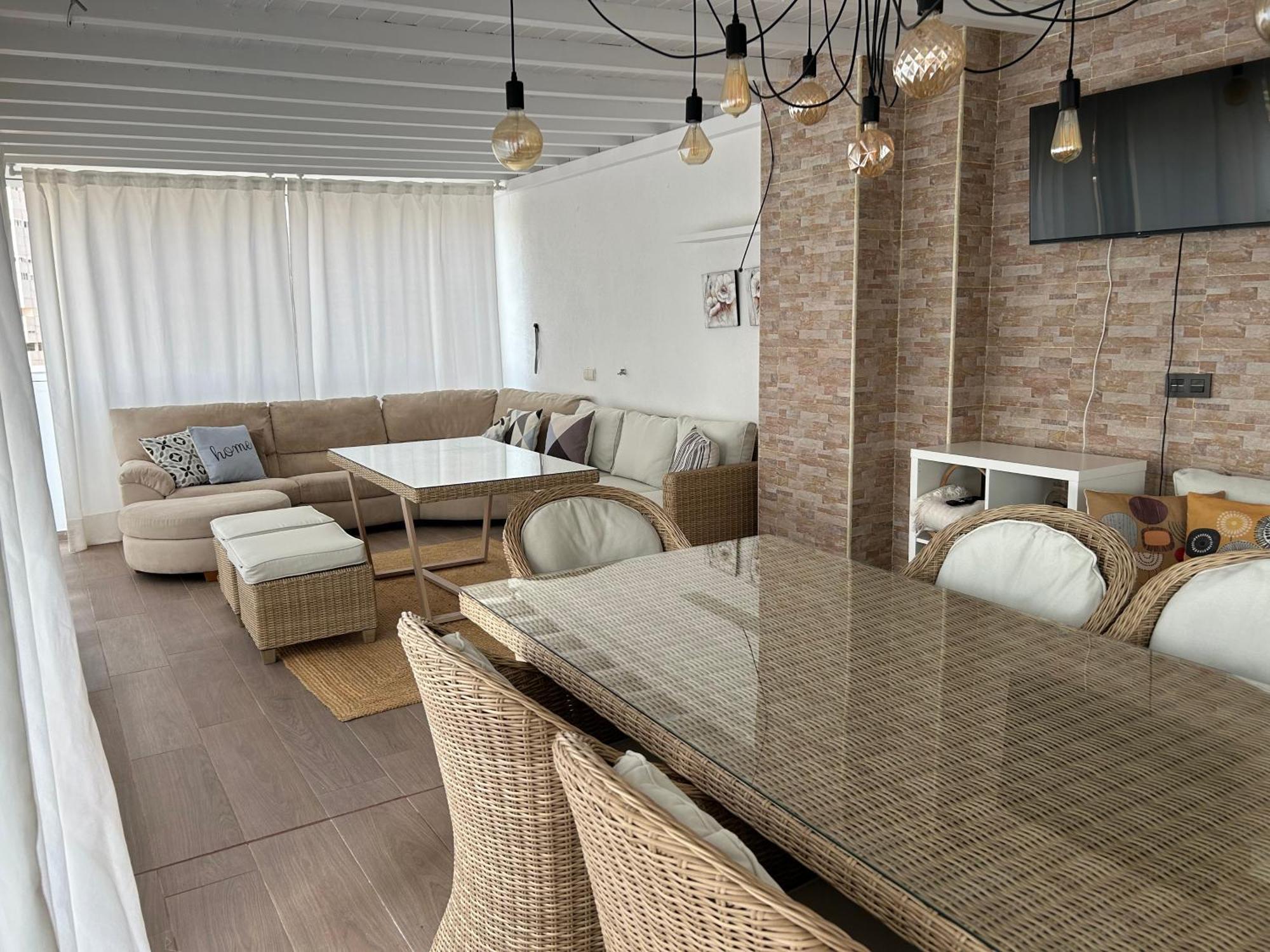 Atico Con Enorme Terraza Y Chill Out Particular Lägenhet Benidorm Exteriör bild